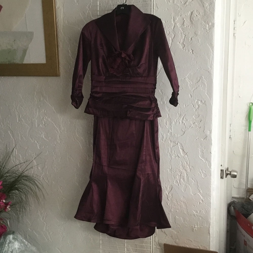Tadashi 2 piece skirt set